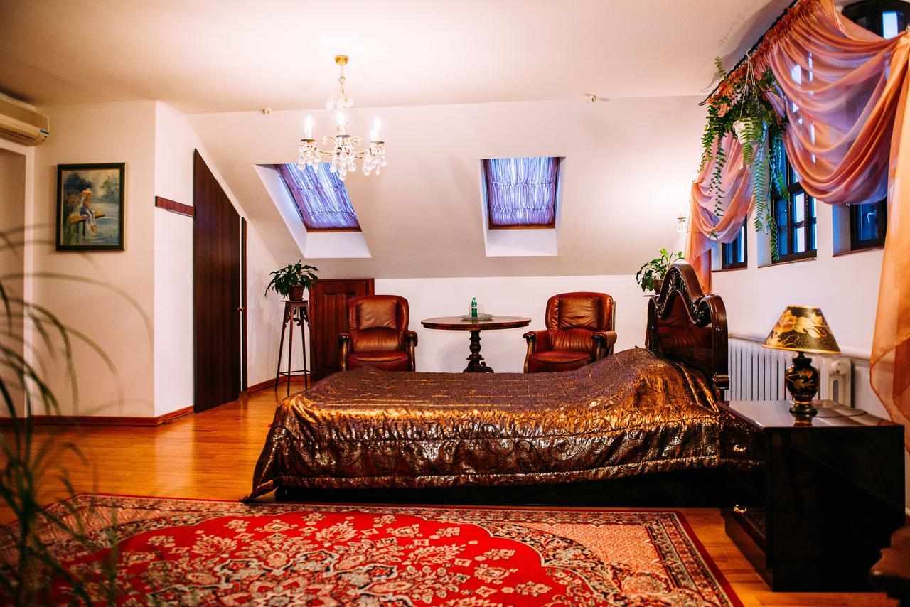 Antique House Hotel Dubno Exterior foto